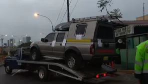 La camioneta responsable del presunto "chuponeo" fue lacrada por la Fiscalía. Foto: Jessica Roca/ América TV