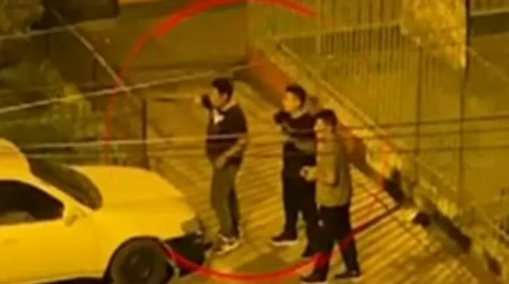 Usaron sus armas y su entrenamiento para dispararle a sus propios vecinos. Usaron sus armas y su entrenamiento para dispararle a sus propios vecinos.