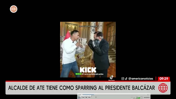 Franco Vidal enseña boxeo al presidente en Palacio. Foto: América Noticias