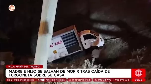Furgoneta cae sobre casa y madre con su hijo salvan de morir en Villa María del Triunfo. Foto: América Noticias