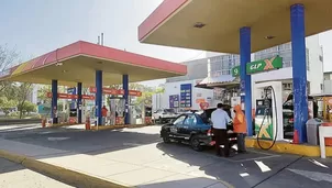 Conductores reportan mayores gastos diarios tras verse obligados a usar gasolina ante la falta de gas natural vehicular. / Video: Canal N