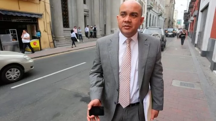 Roy Gates, abogado de Nadine Heredia. Foto: La República Roy Gates, abogado de Nadine Heredia. Foto: La República