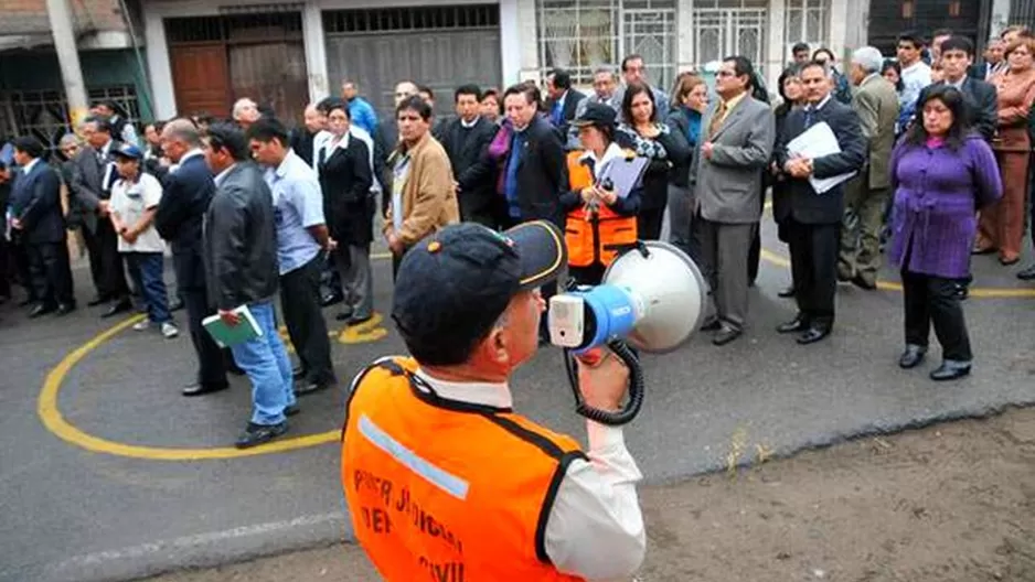 Ejecutivo aprobó la ejecución de simulacros y simulaciones de sismo. Foto referencial: Ecuavisa