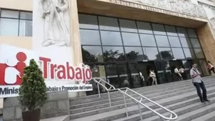 El Gobierno confirmó que el teletrabajo aplicado por la crisis del gas natural terminará. El ministro de Trabajo, Óscar Fernández Cáceres, informó que desde el lunes se retomarán las labores presenciales. Foto: Andina. Video: Canal N