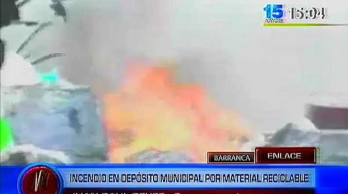 Enorme incendio se desató en el depósito municipal de Barranca Enorme incendio se desató en el depósito municipal de Barranca