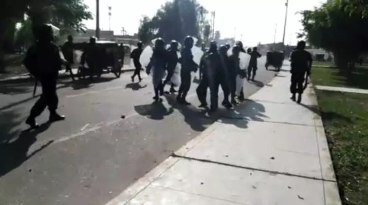 Enfrentamientos con la Policía por administración de azucarera. Foto: América Noticias Enfrentamientos con la Policía por administración de azucarera. Foto: América Noticias