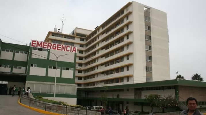 Cómplices del interno Bhel Bhoy Arrin Santillán Ríos lo esperaron en la zona de comidas del hospital / Foto: Andina Cómplices del interno Bhel Bhoy Arrin Santillán Ríos lo esperaron en la zona de comidas del hospital / Foto: Andina