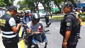 Hoy inicia prohibición de dos personas en una moto. Foto: Andina / Video: Canal N