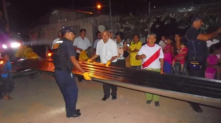 La población de dos sectores recibió la ayuda. Foto: PCM Perú La población de dos sectores recibió la ayuda. Foto: PCM Perú