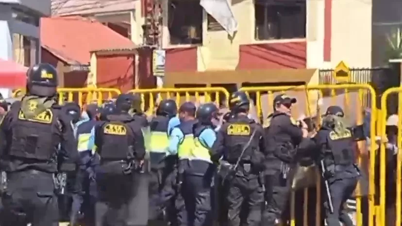 Huánuco: Manifestantes rompieron cerco de seguridad e intentaron tomar municipalidad de Amarilis