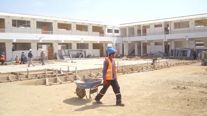 La suma será destinada para obras en 23 colegios. Foto: Andina La suma será destinada para obras en 23 colegios. Foto: Andina