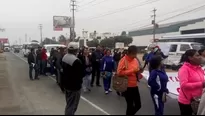 Profesores marchan por la Panamericana Sur. Foto: América Noticias