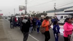 Profesores marchan por la Panamericana Sur. Foto: América Noticias