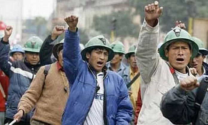 Ica: más de mil trabajadores de minera Shougang en huelga indefinida