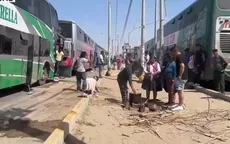 Ica: Transportistas y pasajeros varados ante bloqueo de carretera por protestas  - Noticias de pasajeros
