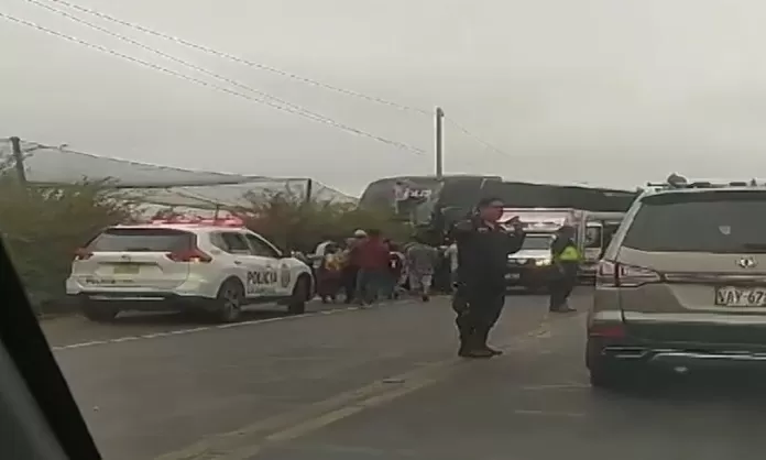Ica: Triple choque deja dos heridos en la Panamericana Sur