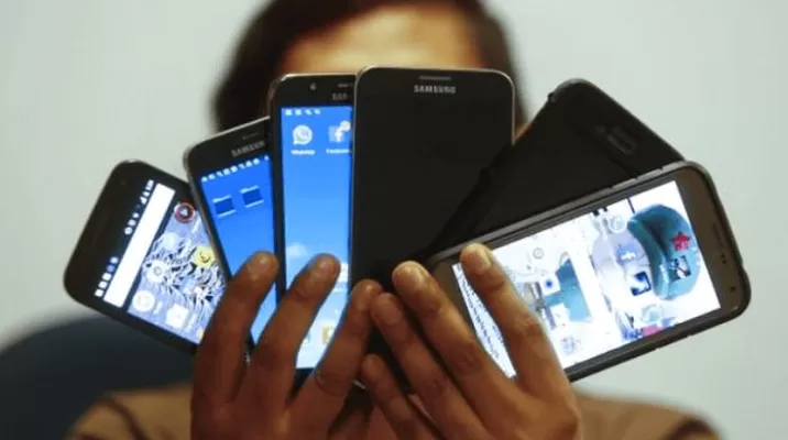La medida de bloqueo de celulares se implementará progresivamente. Foto: La República La medida de bloqueo de celulares se implementará progresivamente. Foto: La República