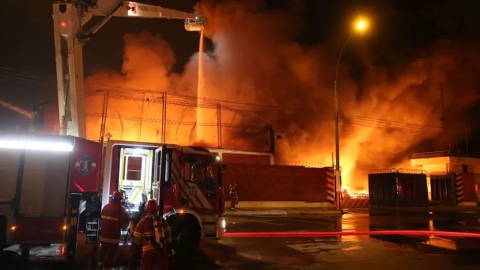 Incendio en el Callao. Foto: Andina