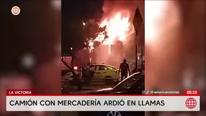 Incendio consume camión con mercadería en La Victoria. Foto y video: América Noticias