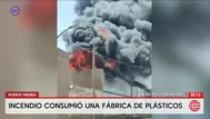 Incendio consume fábrica de plásticos en Puente Piedra