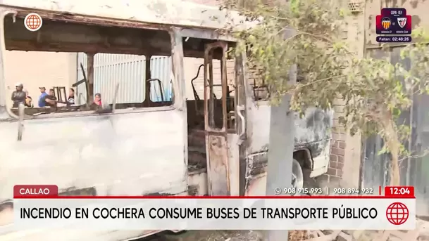 Incendio destruye 12 buses de transporte informal en cochera del Callao. Foto: América Noticias