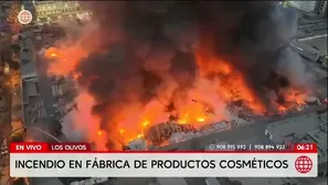 Incendio de grandes proporciones consume fábrica de cosméticos en el distrito de Los Olivos. / Video: América Noticias