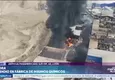 Lurín: Incendio de gran magnitud consume fábrica de productos químicos