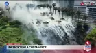 Miraflores: Ocho unidades de bomberos atienden incendio de maleza en acantilados de la Costa Verde