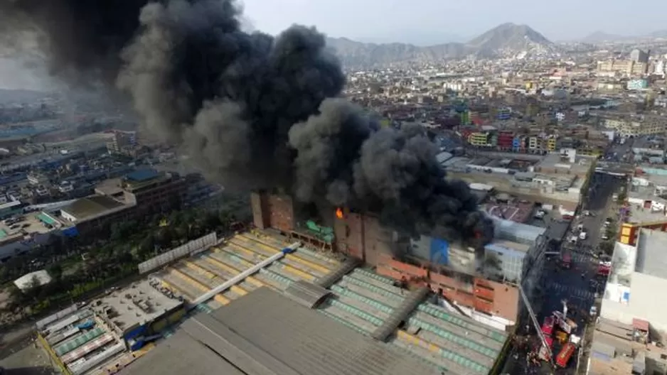 Incendio en Las Malvinas. Foto: Agencia Andina