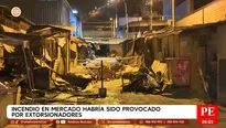 Incendio en mercado habría sido provocado por extorsionadores en Villa María del Triunfo. Foto y video: América Noticias