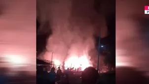 Incendio destruyó once locales comerciales en Pucallpa. Foto y video: Canal N