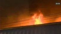 Incendio en galería del Centro de Lima.