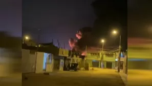 Un incendio de gran magnitud fue reportado en el distrito de Lurigancho-Chosica. 14 unidades de bomberos acudieron a la emergencia para controlar las llamas. Video: Canal N