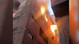 El incendio sigue reavivándose en Barrios Altos y ahora afecta a los vecinos de la quinta Santa Rosa. / Video: América Noticias