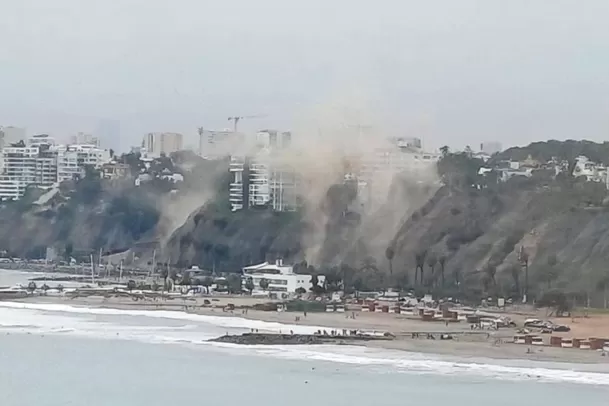 Indeci: Sismo provocó deslizamiento de tierra en la Costa Verde. Foto: Andina