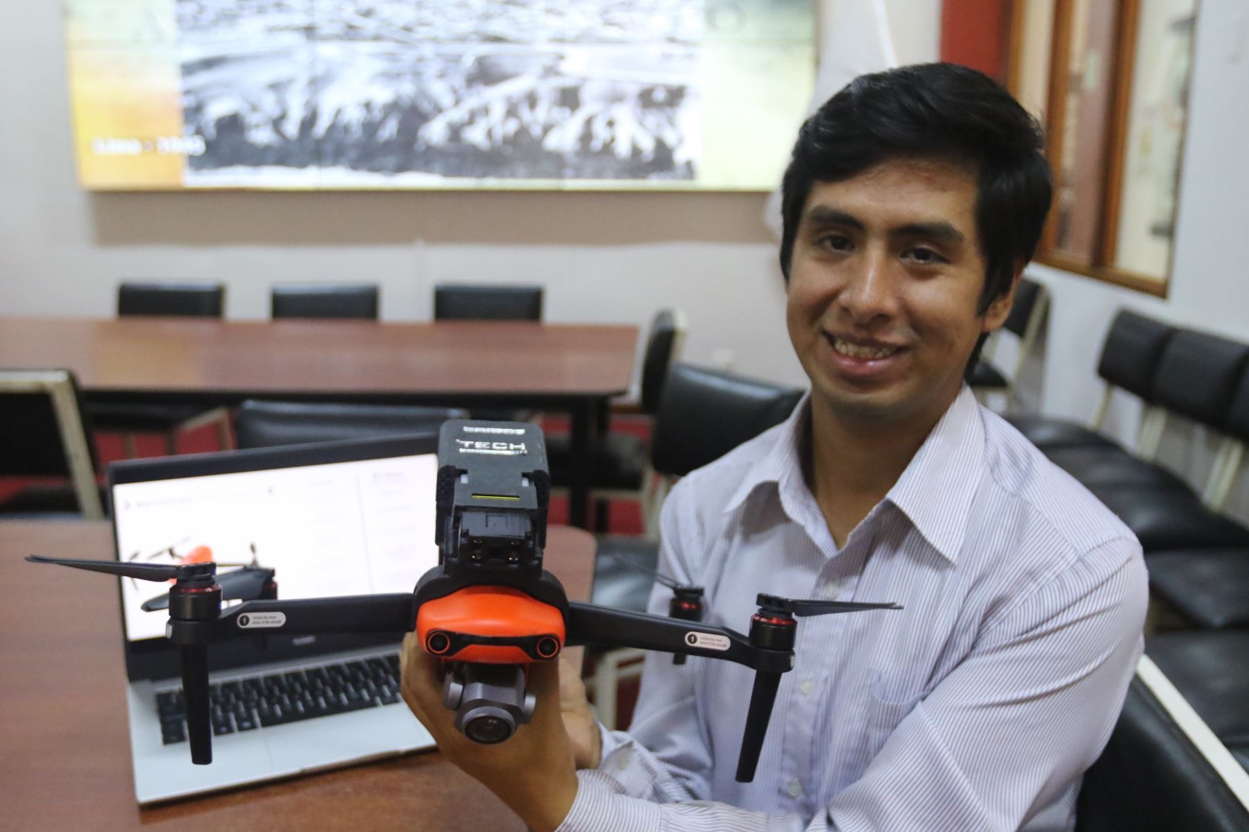 Ingenieros UNI crean drone que usa inteligencia artificial para organizar inventarios. Foto: Andina