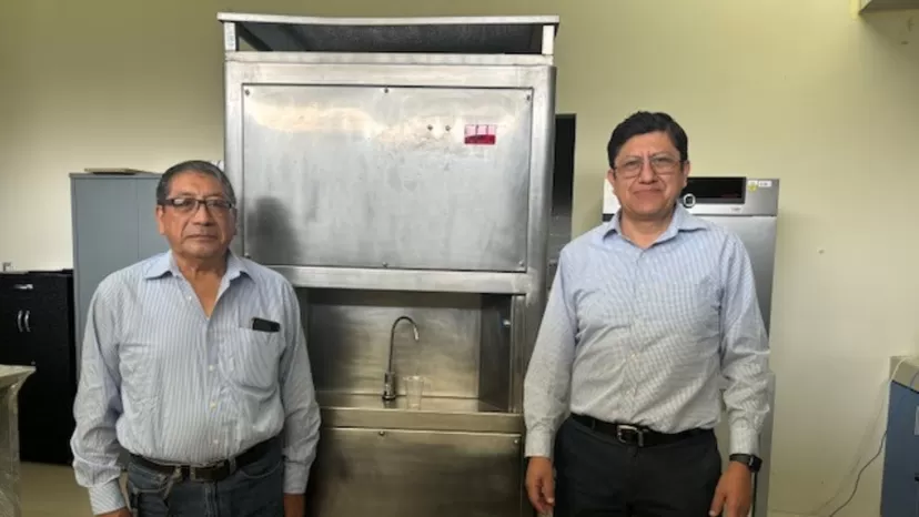 Ingenieros de la UNI desarrollan sistema portátil que produce y dispensa agua