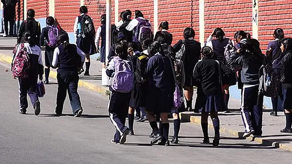 La asistencia de docentes en el Valle de Tambo es del 100%. Foto referencial: Panamericana 