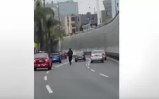 Javier Prado: Persona en scooter viaja temerariamente por la vía expresa - Noticias de 