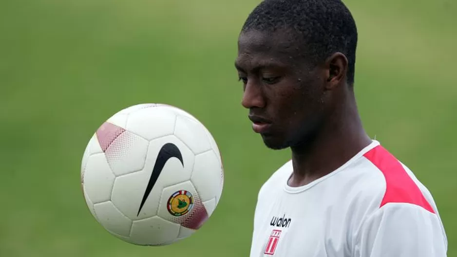 El jugador del Real Garcilaso sufrió de los insultos por parte de la hinchada de Melgar / Foto: AFP El jugador del Real Garcilaso sufrió de los insultos por parte de la hinchada de Melgar / Foto: AFP