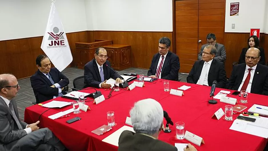 La reunión de trabajo fue presidida por el titular del JNE. Foto: JNE