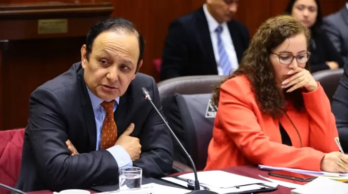 El defensor del Pueblo, Walter Gutiérrez, es quien preside la Comisión Especial de la Junta Nacional de Justicia. El defensor del Pueblo, Walter Gutiérrez, es quien preside la Comisión Especial de la Junta Nacional de Justicia.