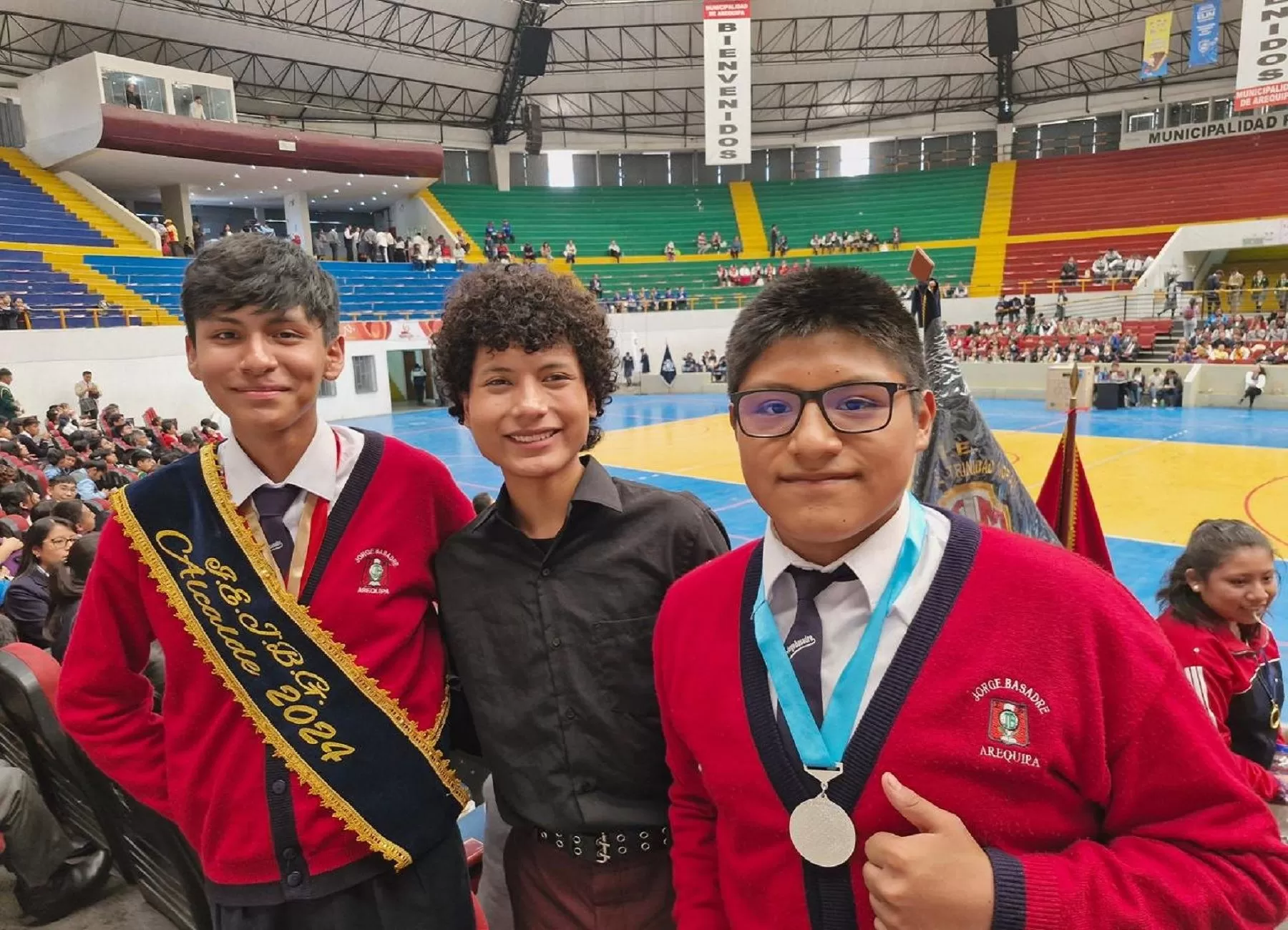 Peruanos crean prototipo de cajero automático que fomenta el reciclaje de botellas. Foto: Andina