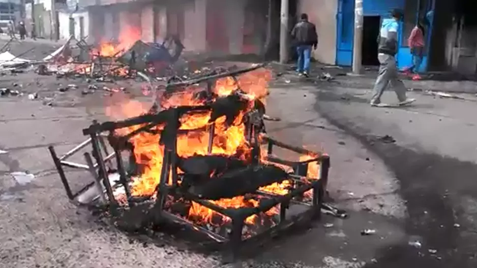 Manifestantes protestaron en las calles de Juliaca. Foto: América Noticias