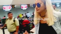 La modelo se encontraba con lentes oscuros y en todo momento se negó a hablar con los periodistas / Video: americanoticias.pe