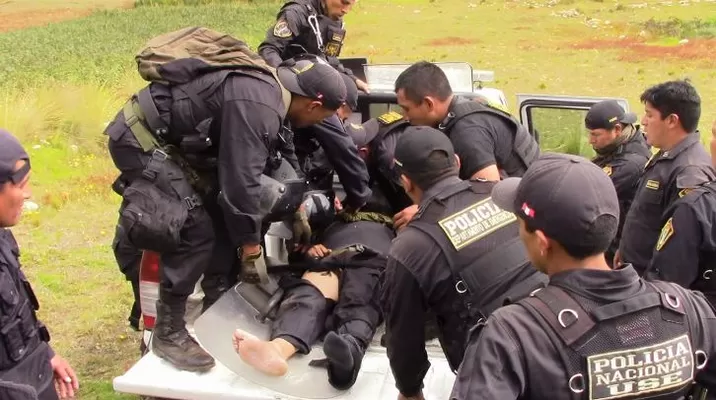 Policías fueron agredidos en Tayacaja. Foto: Andina Policías fueron agredidos en Tayacaja. Foto: Andina
