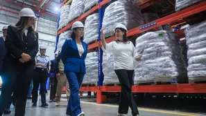 La presidenta Keiko Fujimori inauguró el centro de distribución de PepsiCo en el Callao, que requirió 59 millones de dólares. La mandataria ratificó el respaldo a la inversión privada y detalló las acciones ante El Niño. Foto: Presidencia. Video: Canal N