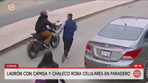 Ladrón vestido con chaleco y camisa roba celulares en paradero de Comas. Foto: América Noticias Ladrón vestido con chaleco y camisa roba celulares en paradero de Comas. Foto: América Noticias