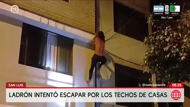 Ladrón intentó escapar por los techos de las casas en San Luis. Foto: América Noticias Ladrón intentó escapar por los techos de las casas en San Luis. Foto: América Noticias