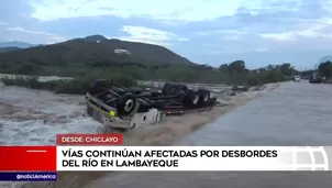 El camión volcó y se necesita maquinaria pesada para remolcarlo. Foto: América Noticias